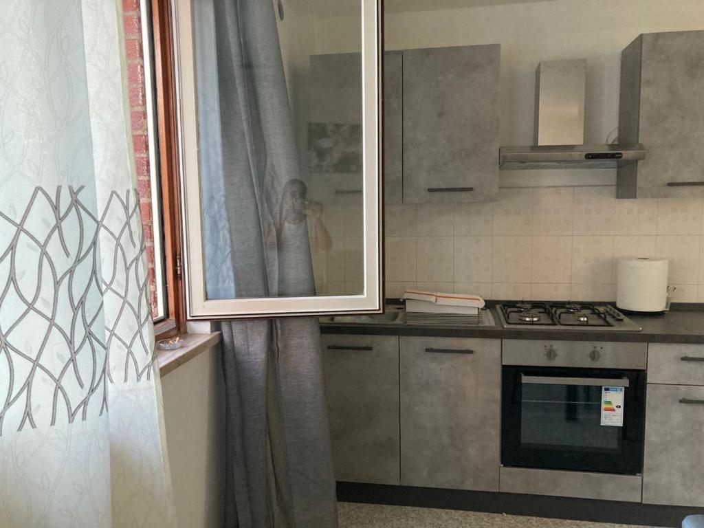 Appartamento Sulla Piazza 90 M Dal Mare Анцио Екстериор снимка