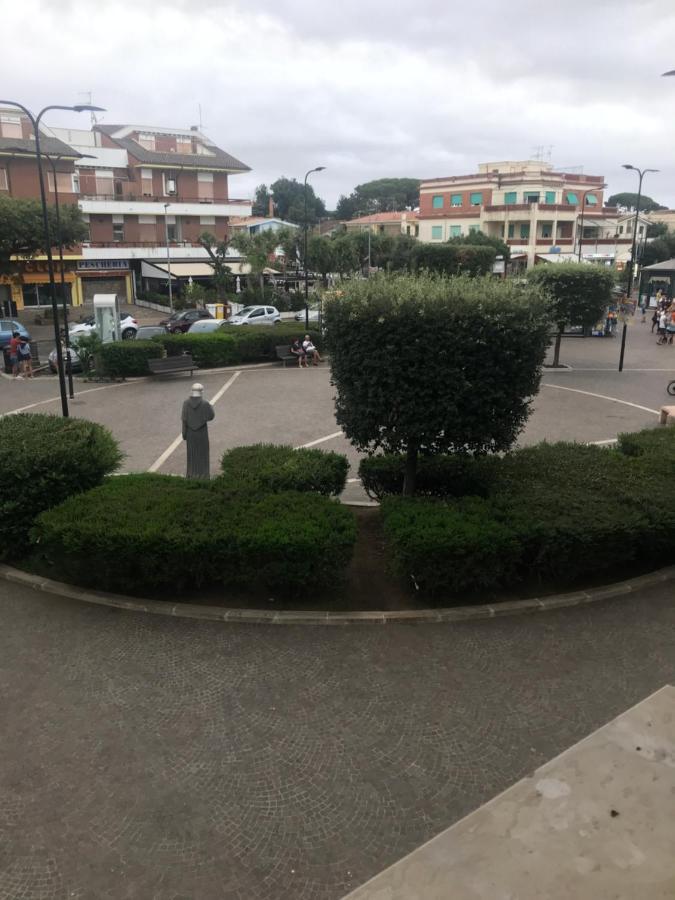 Appartamento Sulla Piazza 90 M Dal Mare Анцио Екстериор снимка