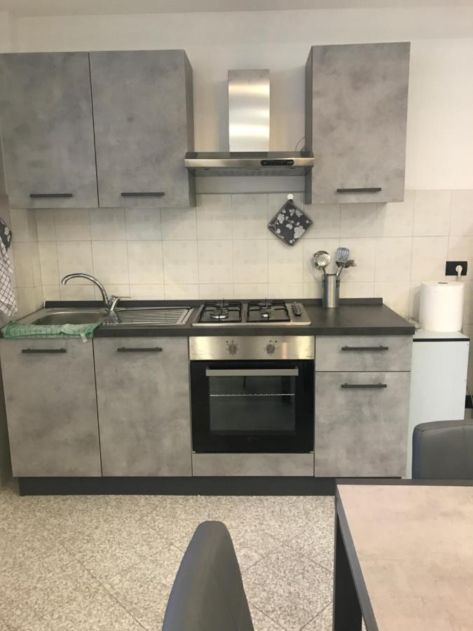 Appartamento Sulla Piazza 90 M Dal Mare Анцио Екстериор снимка
