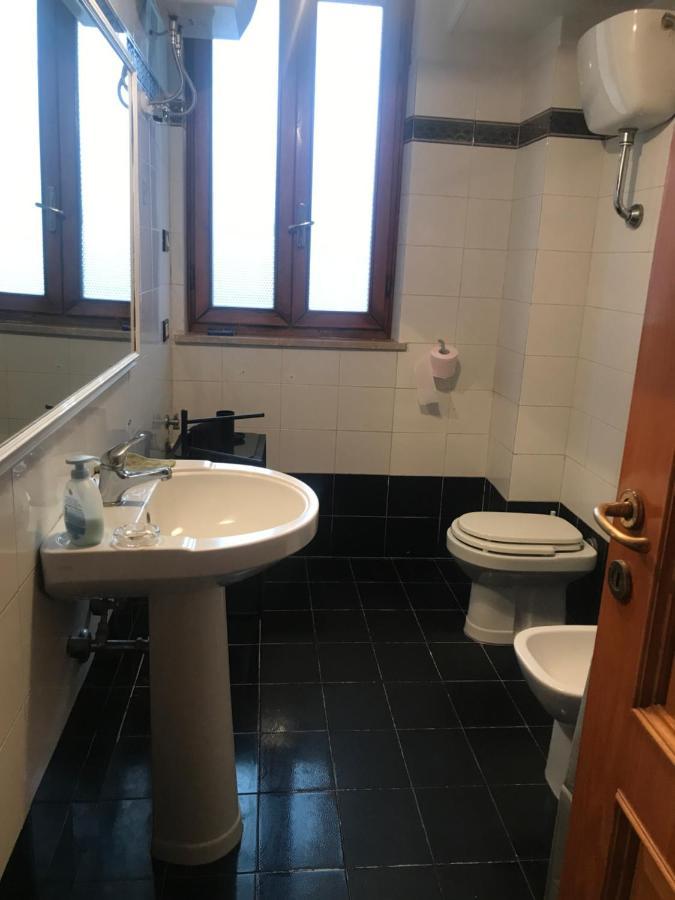 Appartamento Sulla Piazza 90 M Dal Mare Анцио Екстериор снимка